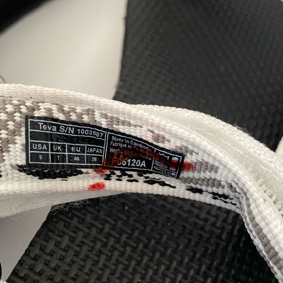 NO OFFERS Teva Original Universal Boomerang White - Picture 11 of 13